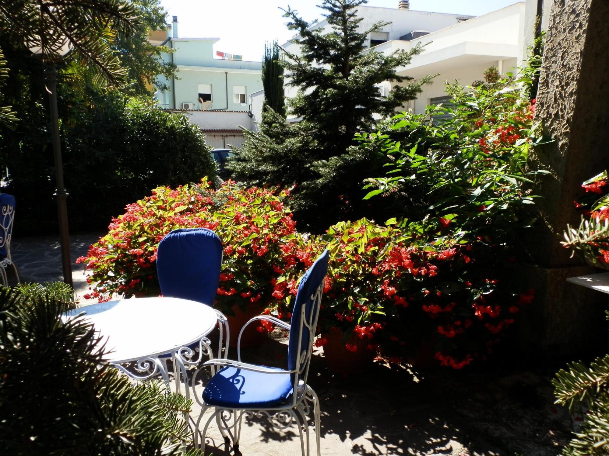 Nautic Hotel