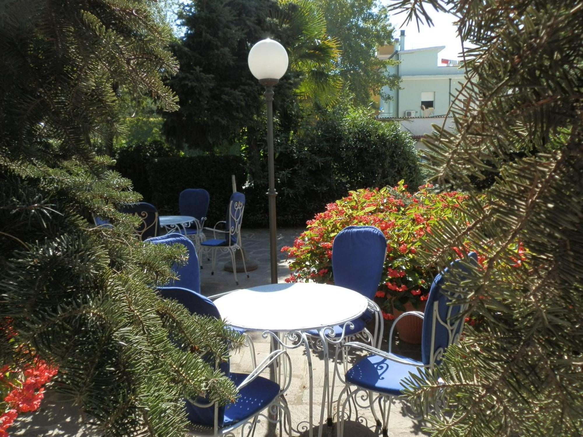 Nautic Hotel 3*